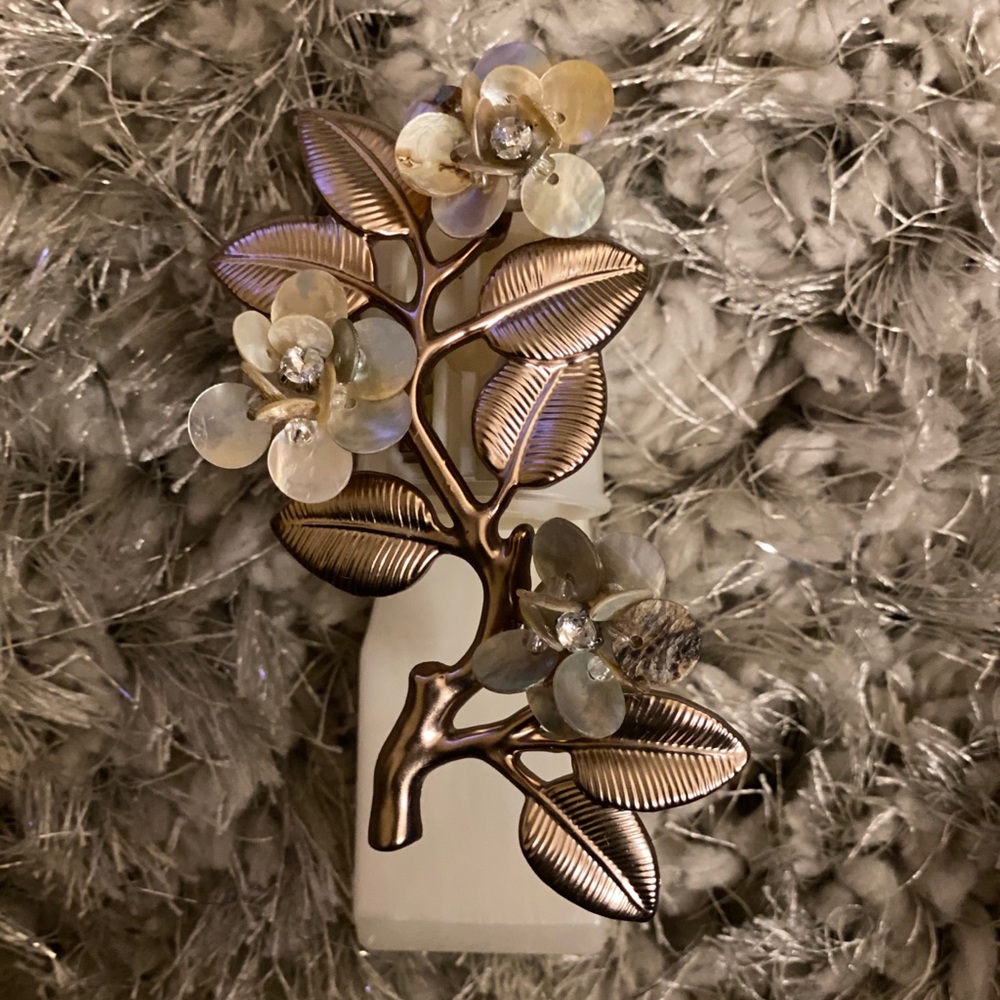 Wallflower plug